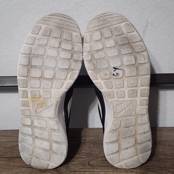 Nike Roshe One (844994-002) Women's Athletic Running Shoes Size 5.5 Black - Picture 6 of 9